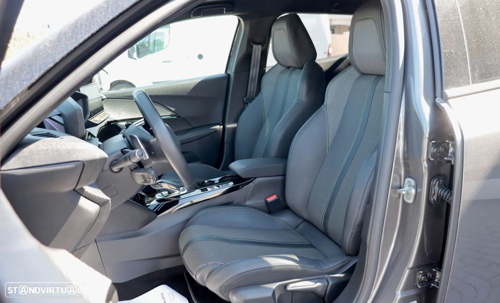 Peugeot 2008 1.2 PureTech GT EAT8 - 15