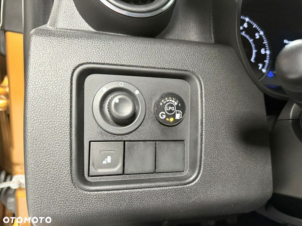 Dacia Duster 1.6 SCe Prestige - 19