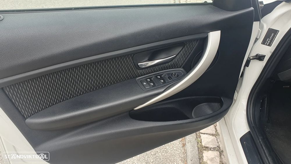 BMW 318 d Aut. - 14