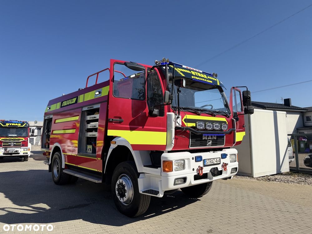 MAN Wóz strażacki CIĘŻKI Pojazd pożarniczy Straż pożarna MAN 18.284 4x4 6t wody+piana, CNBOP, działko dachowe, skrzynie dachowe, łańcuchy podrzutowe - 1
