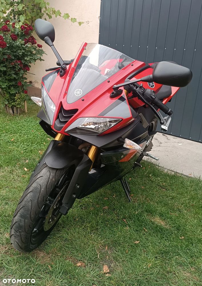 Yamaha YZF - 1