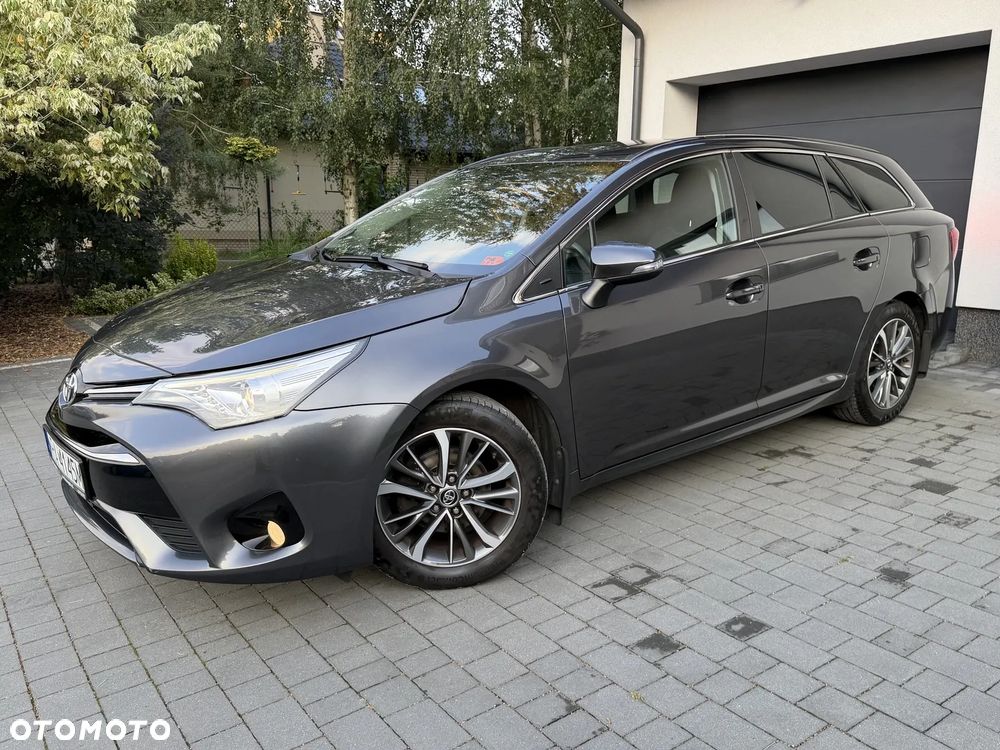 Toyota Avensis 1.8 Premium MS - 14