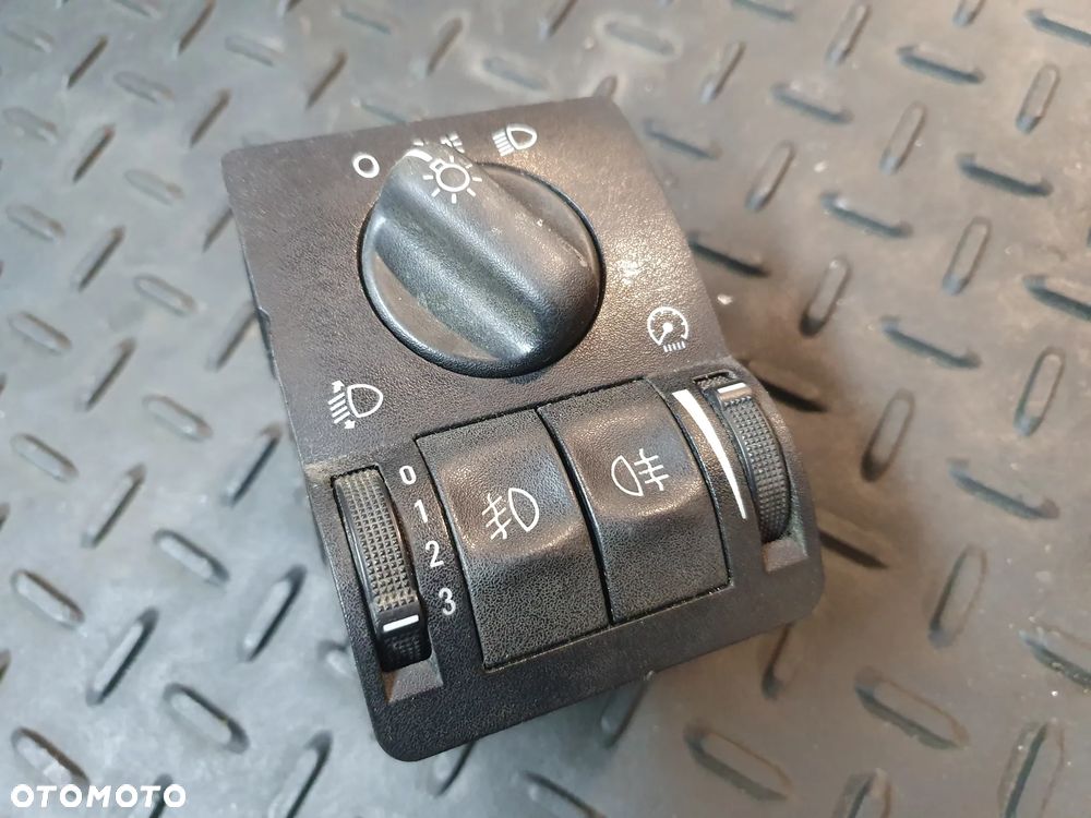 WŁĄCZNIK ŚWIATEŁ OPEL  ASTRA II G ZAFIRA A HALOGENY 90561377 90437440 - 1