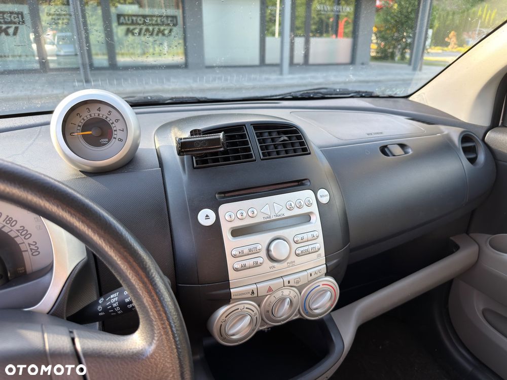 Daihatsu Sirion 1.3 - 7