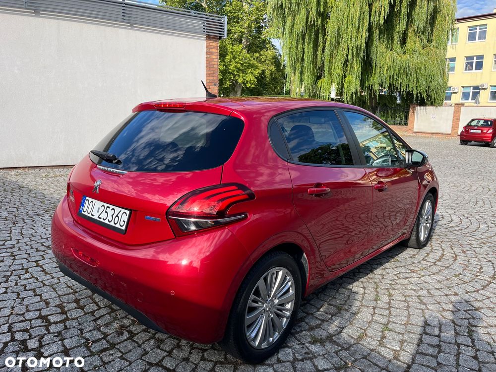 Peugeot 208 - 5