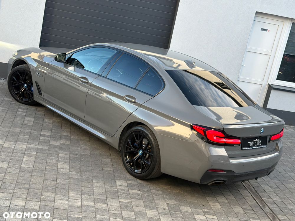 BMW Seria 5 530e PHEV M Sport - 32