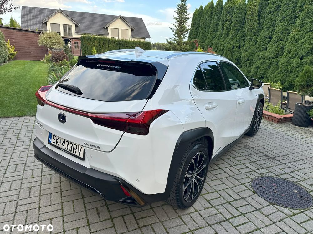 Lexus UX 250h F Sport AWD - 5
