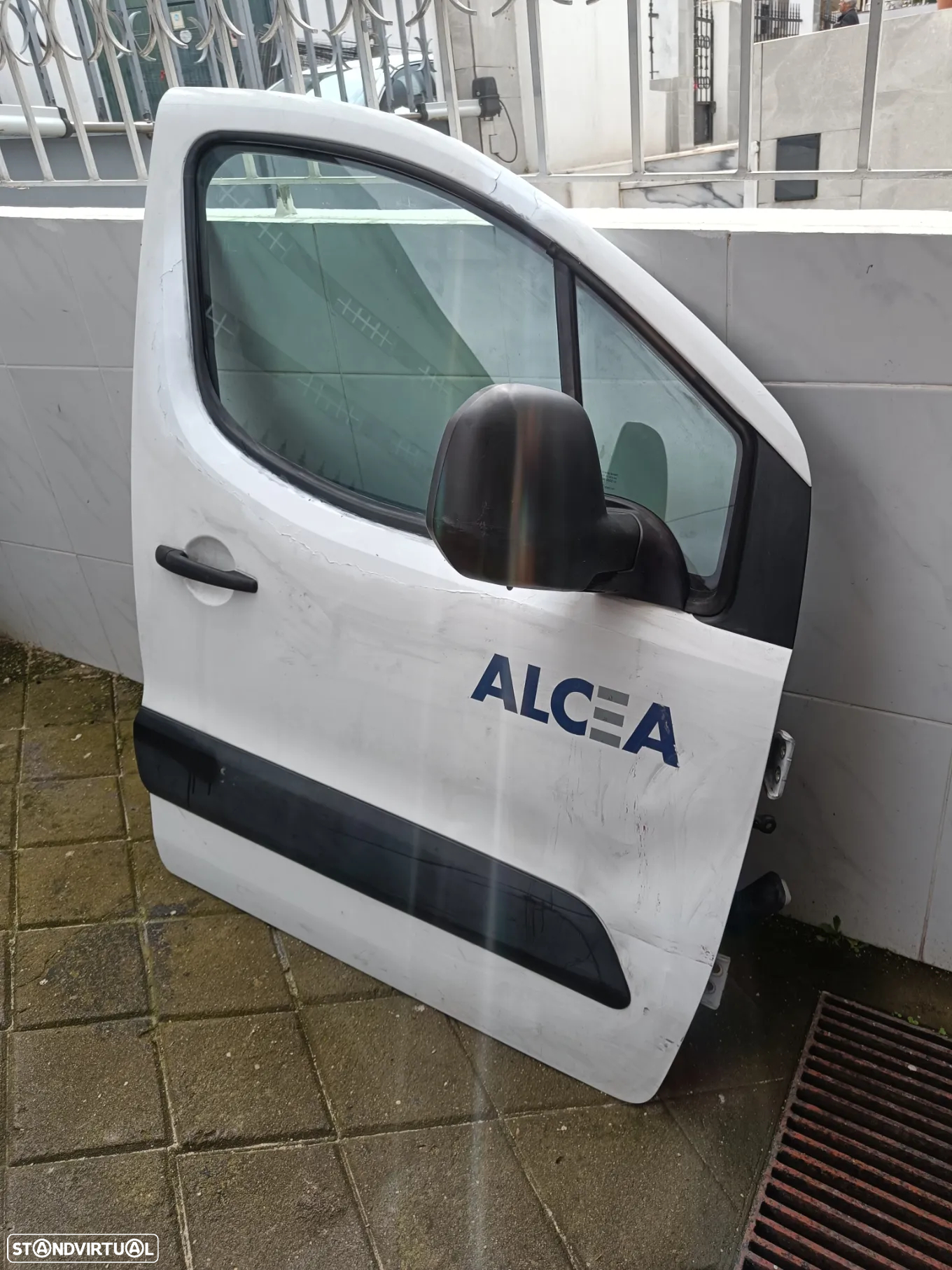 Porta frente direita Citroen Berlingo 2011 / Peugeot partner 2011 - 2