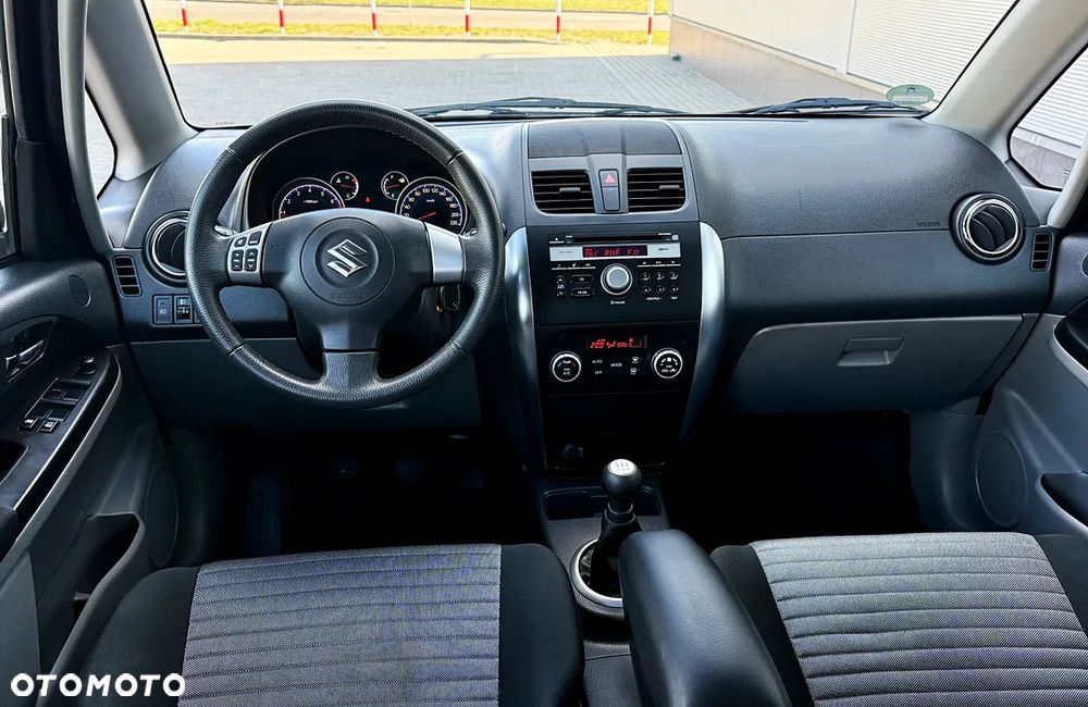 Suzuki SX4 1.6 Explore - 23