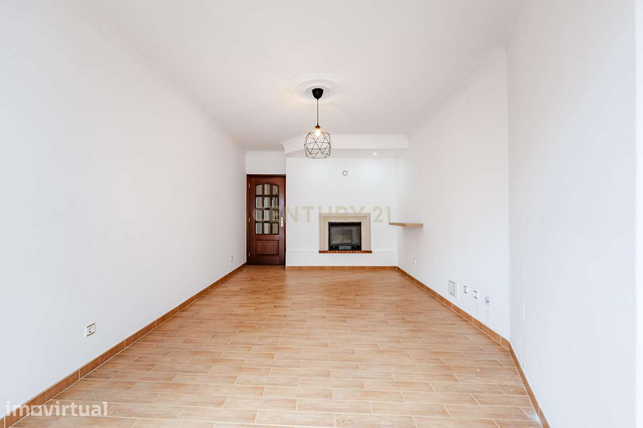 Apartamento T4 em Santa Marta do Pinhal - Grande imagem: 2/42