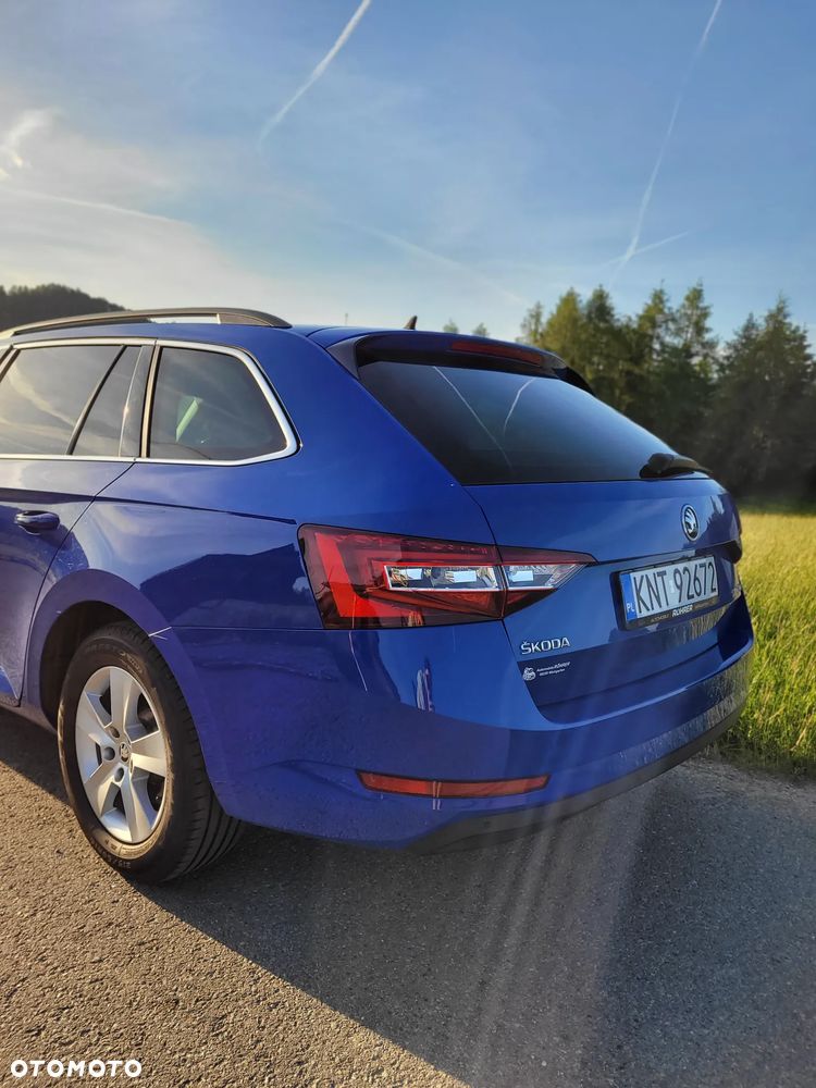 Skoda Superb 2.0 TDI DSG Ambition - 3