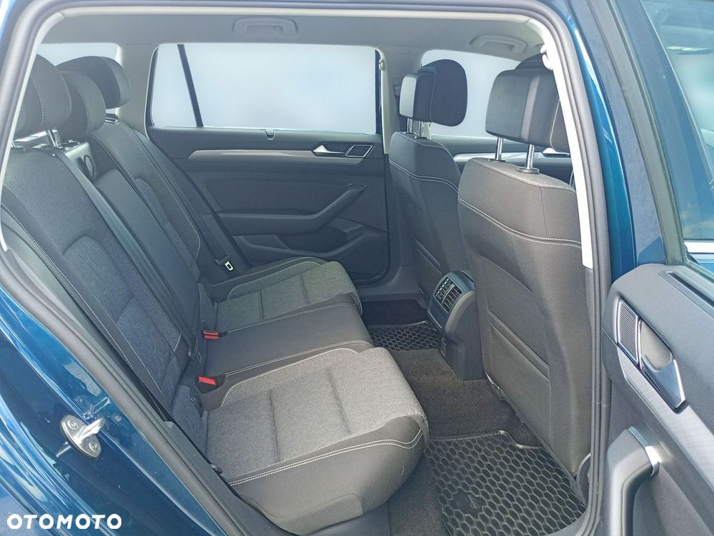 Volkswagen Passat Variant 2.0 TDI EVO Business DSG - 32