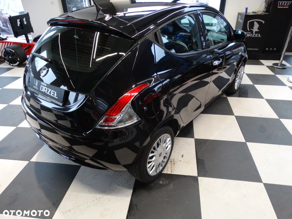 Lancia Ypsilon 1.2 8V Platinum S&S - 3