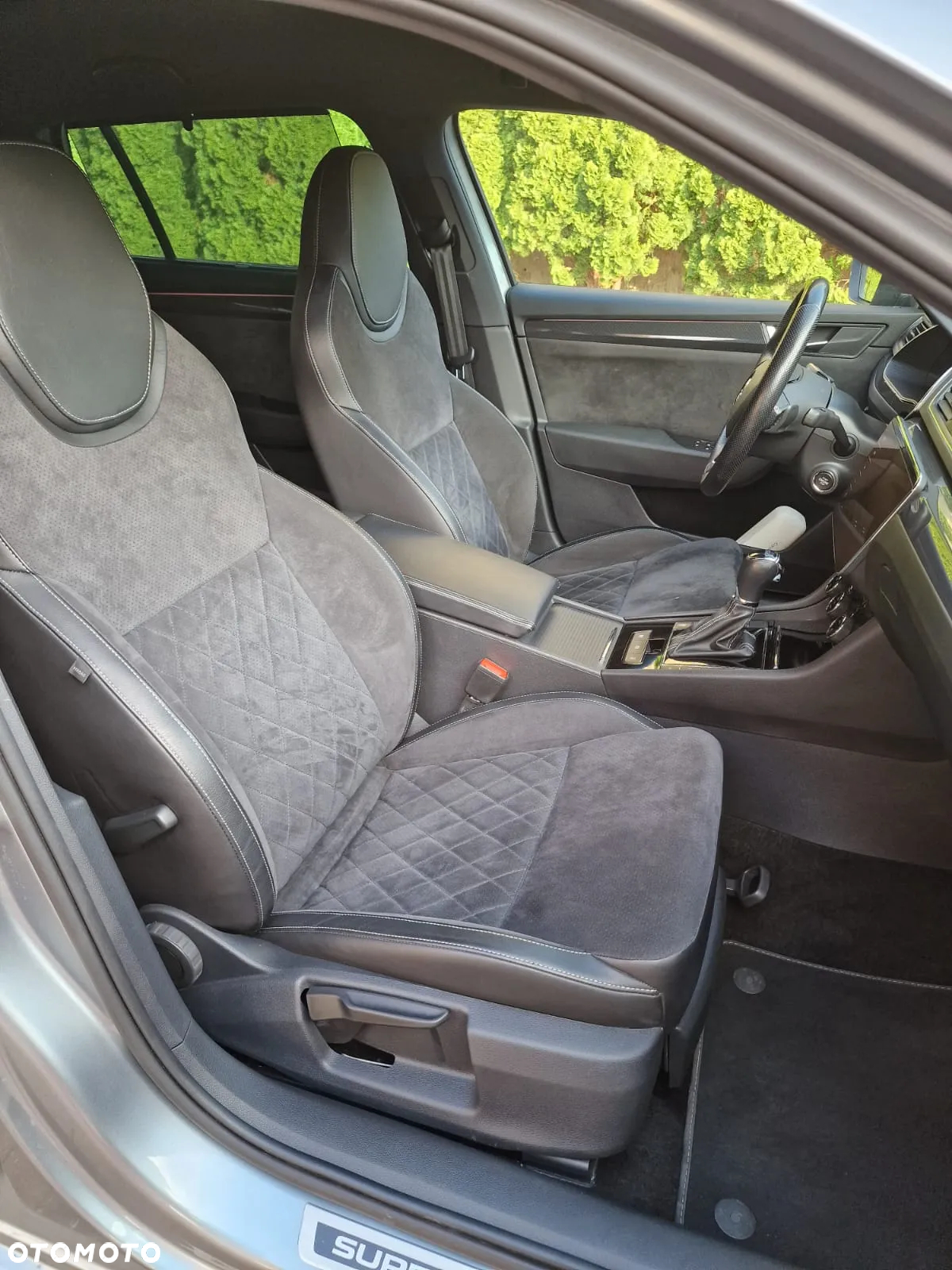 Skoda Superb 2.0 TDI Sportline DSG - 12