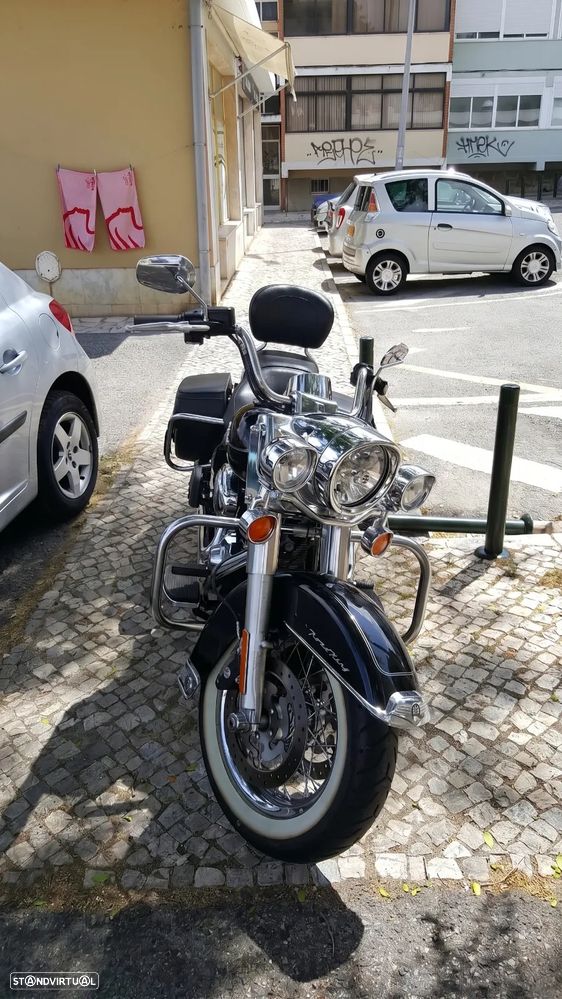 Harley-Davidson FLHRCI Road King Classic - 2