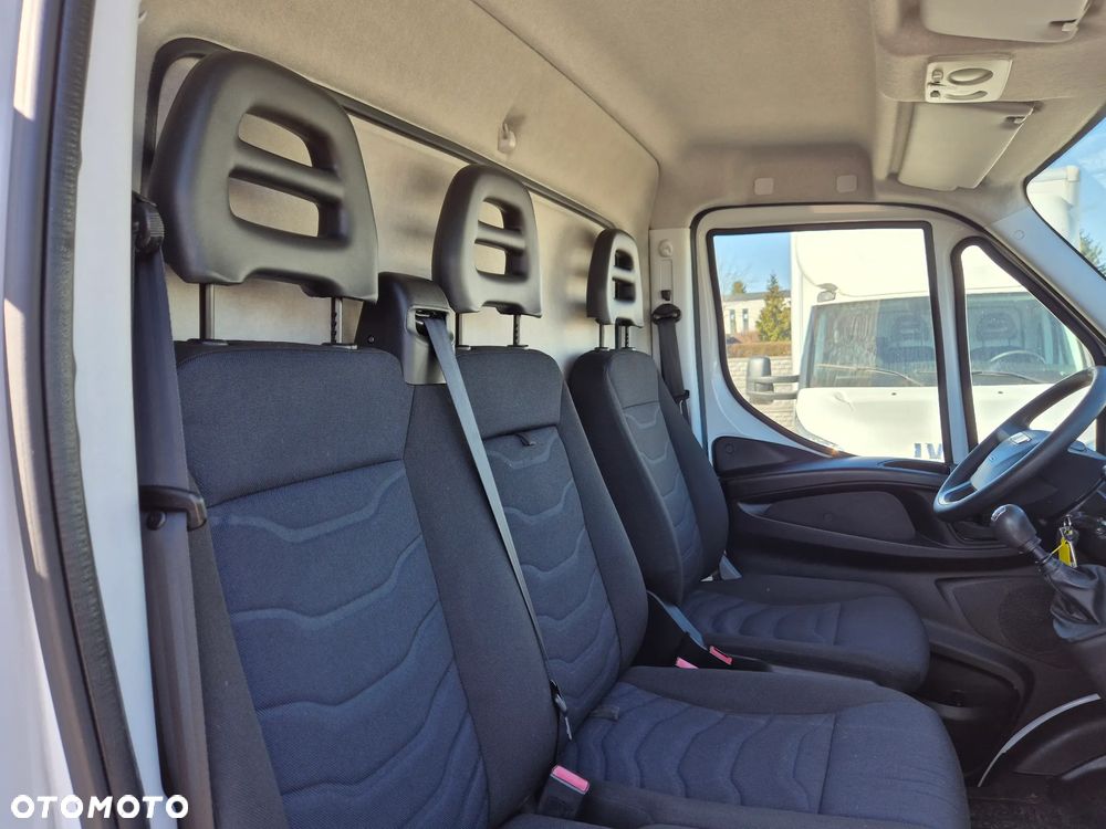 Iveco Daily 35S16, skrzynia 4,40 x 2,30m, klimatyzacja, nowa zabudowa - 15
