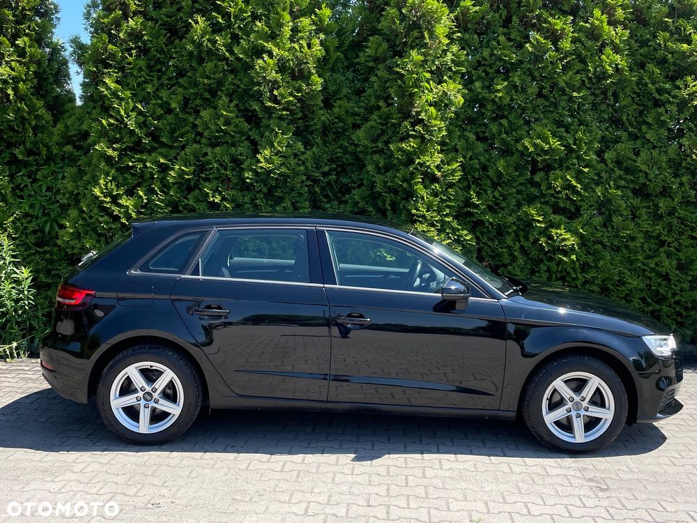 Audi A3 Sportback 30 TFSI S tronic design - 5