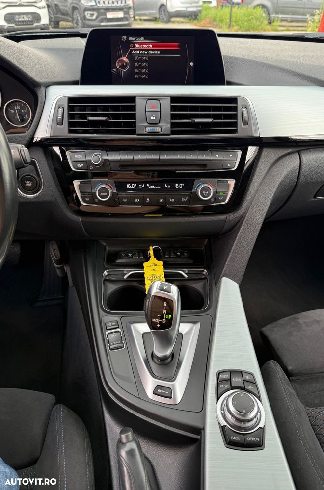 BMW Seria 3 330e iPerformance M Sport - 25