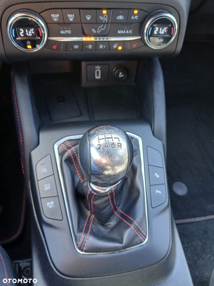 Ford Focus 1.0 EcoBoost Start-Stopp-System ST-LINE - 12
