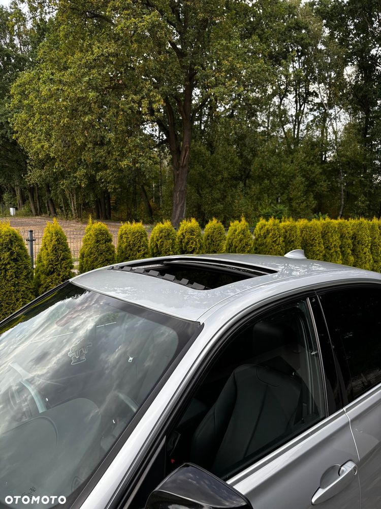 BMW Seria 3 330i Sport Line - 21