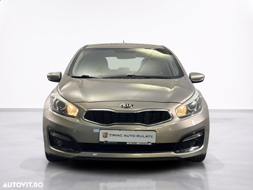 Kia Ceed - 9