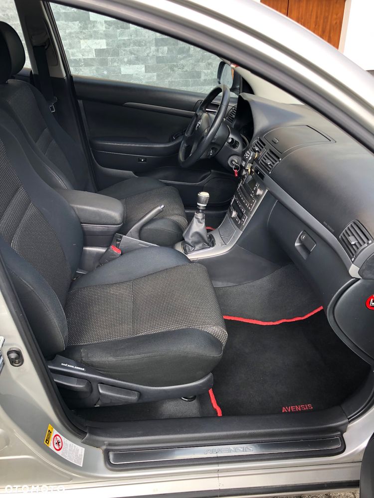 Toyota Avensis 2.0 D-4D - 5