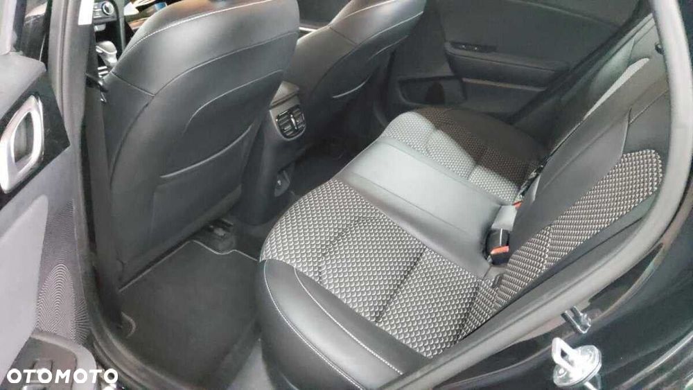 Kia XCeed - 36
