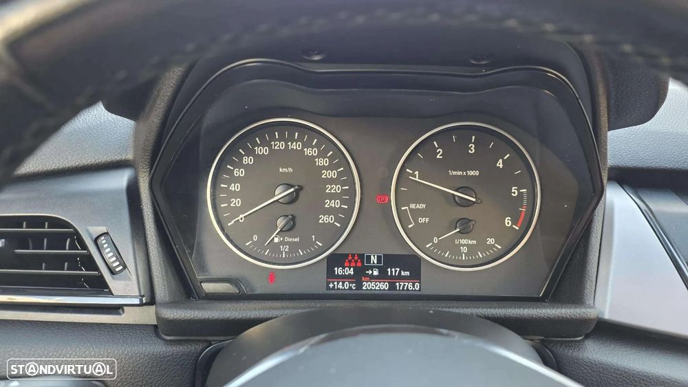 BMW 218 Gran Tourer d 7L Line Luxury - 26