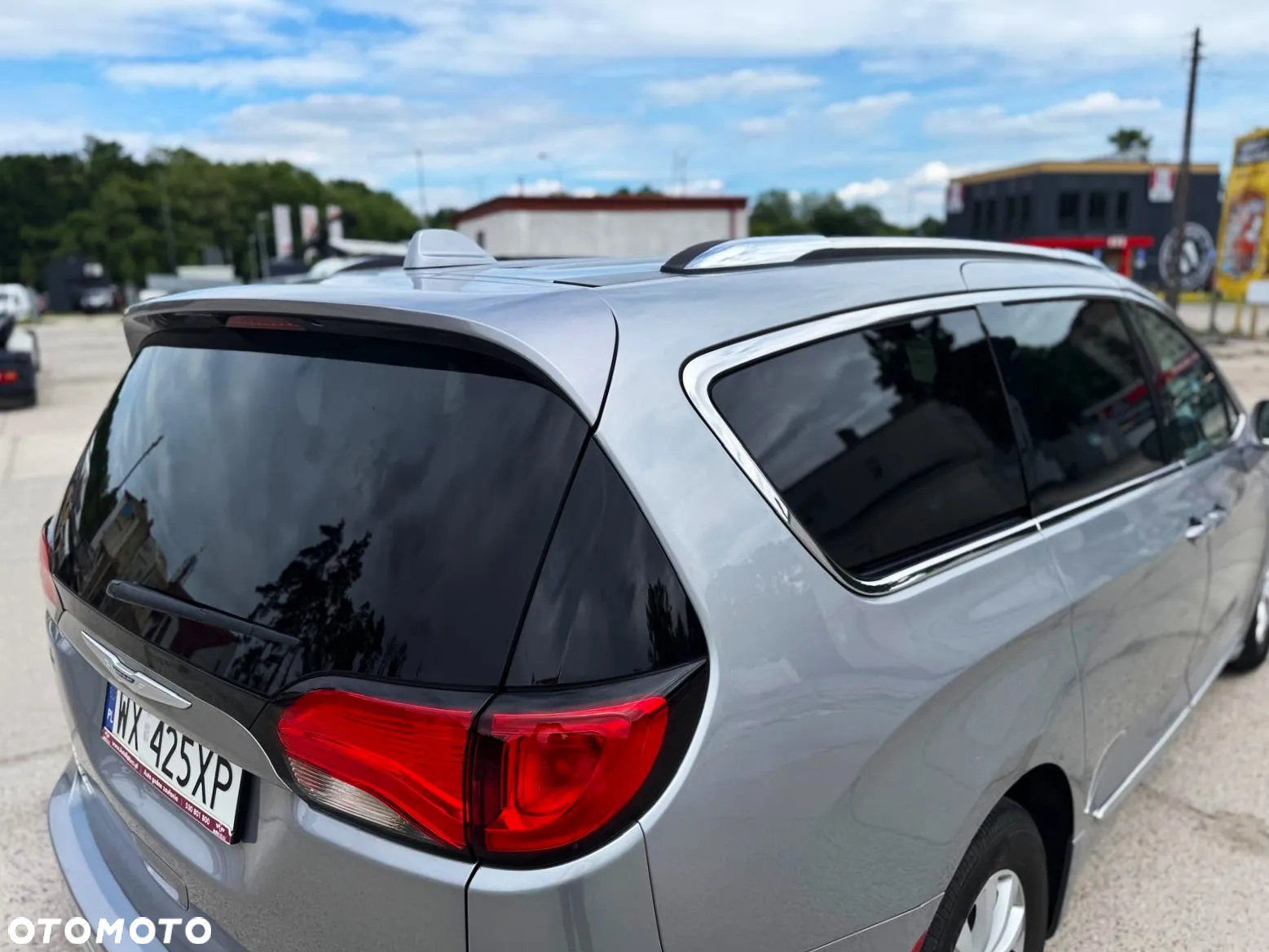 Chrysler Pacifica - 35