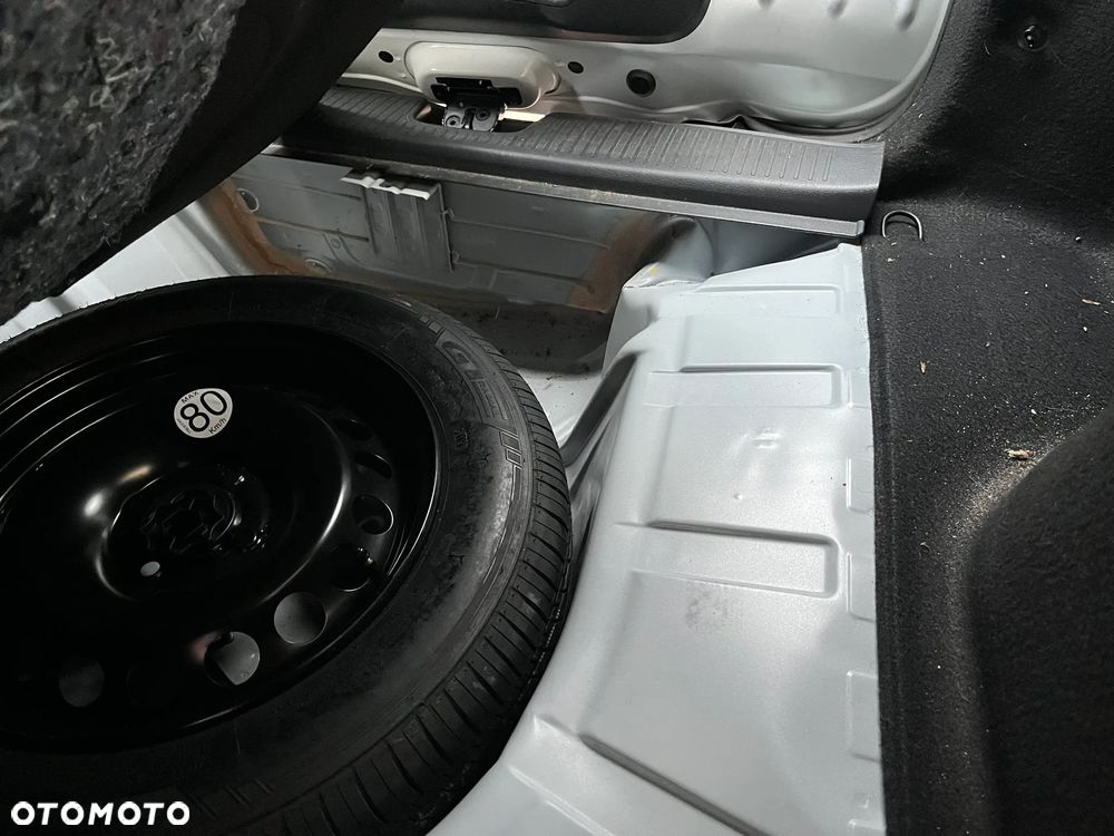 Dacia Logan TCe 90 (S&S) Stepway - 12