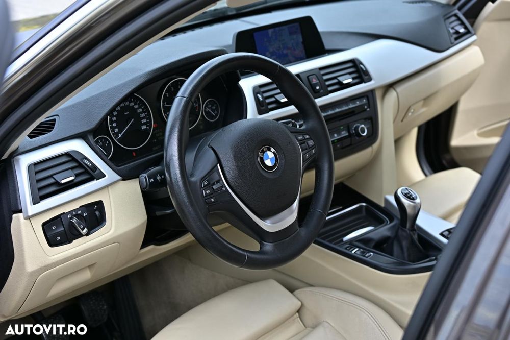 BMW Seria 3 320i Efficient Dynamics Edition - 20
