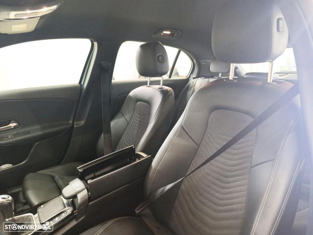 Mercedes-Benz A 160 d Business Solutions — fotografia 5