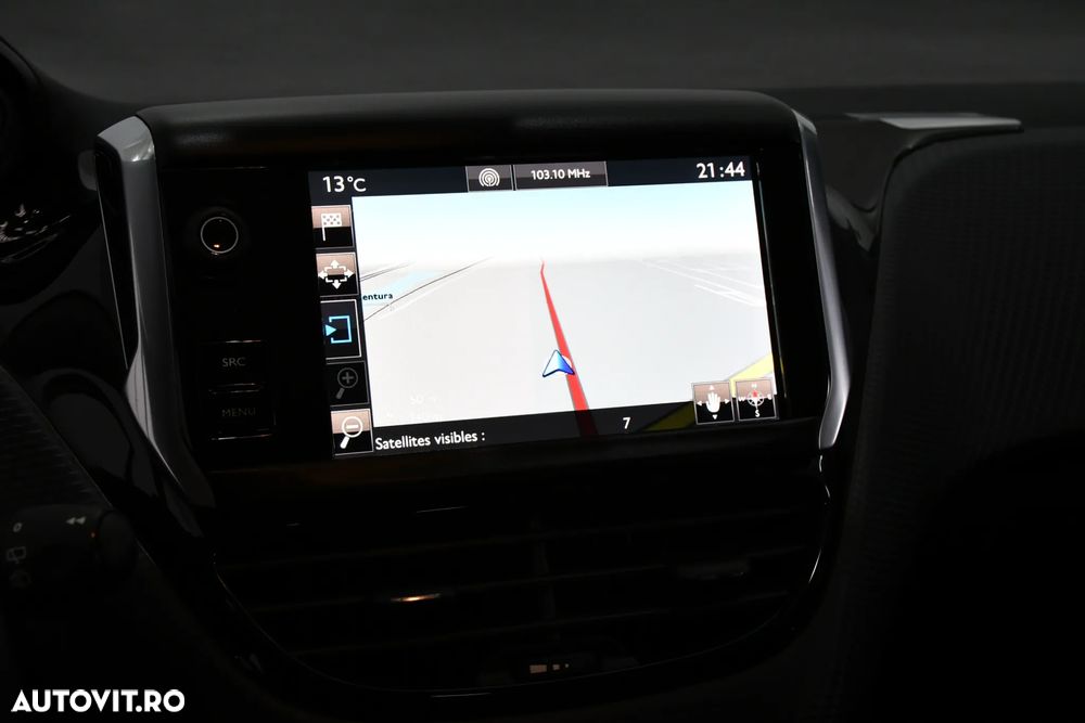 Peugeot 2008 1.2 L PureTech Turbo S&S Allure - 16