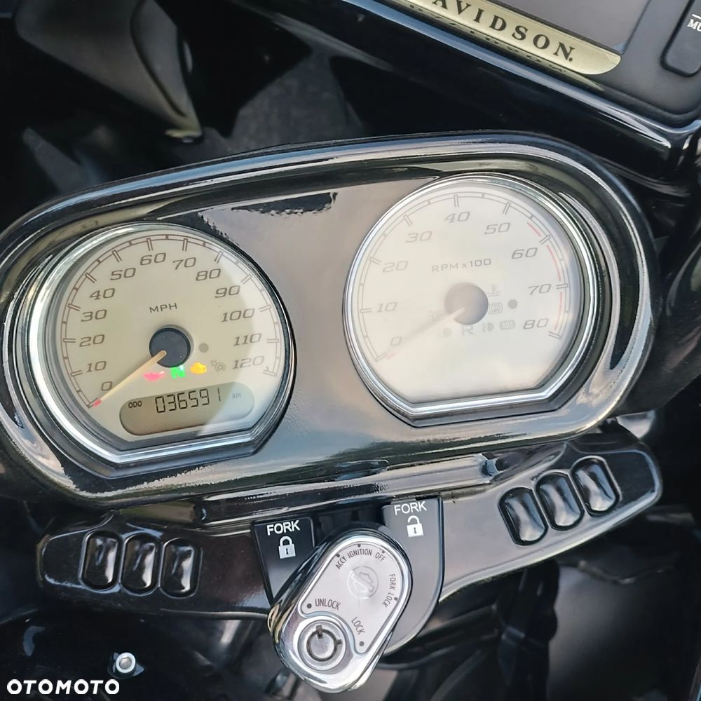 Harley-Davidson Touring Road Glide - 7