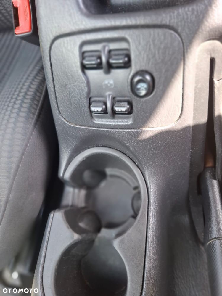 Jeep Cherokee 2.4 Sport - 15