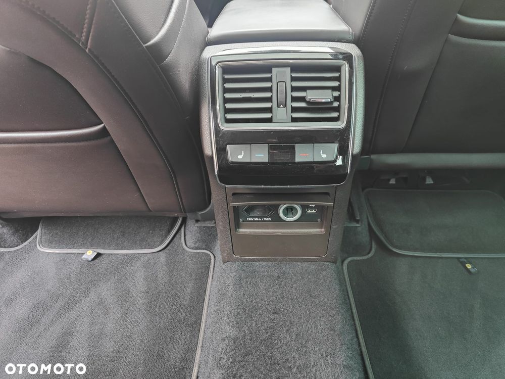 Skoda Superb 2.0 TDI 4x4 L&K DSG - 11