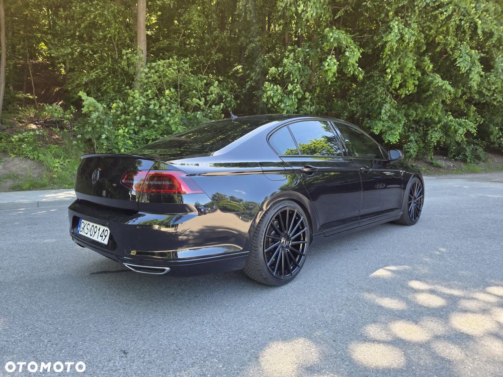 Volkswagen Passat - 11