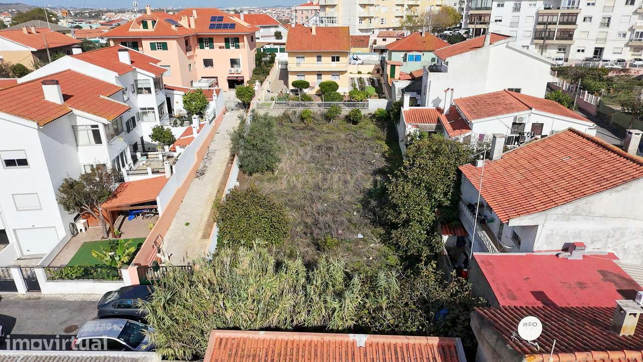 EXCELENTE OPORTUNIDADE - Terreno com Projeto para duas moradias  - Cas - Grande imagem: 3/23