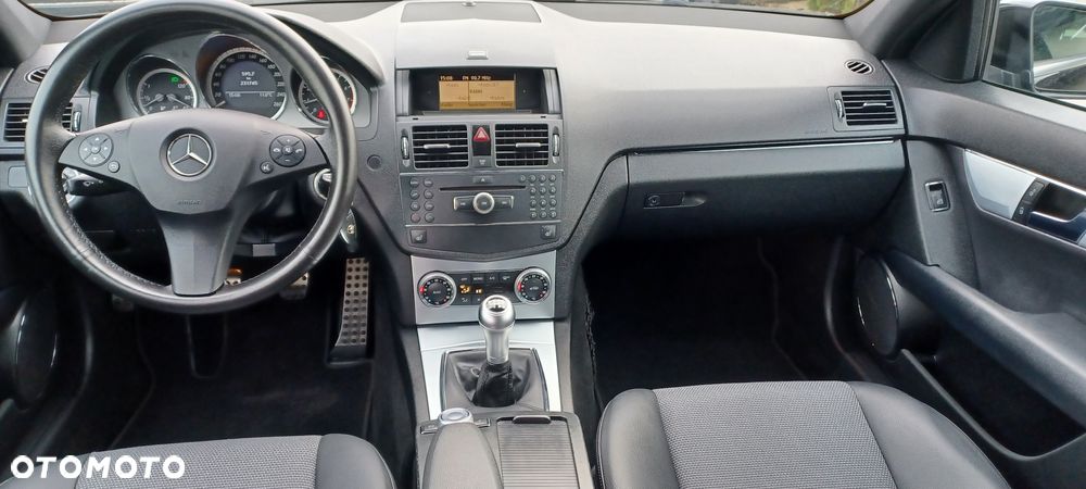 Mercedes-Benz Klasa C 200 Avantgarde Edition - 11