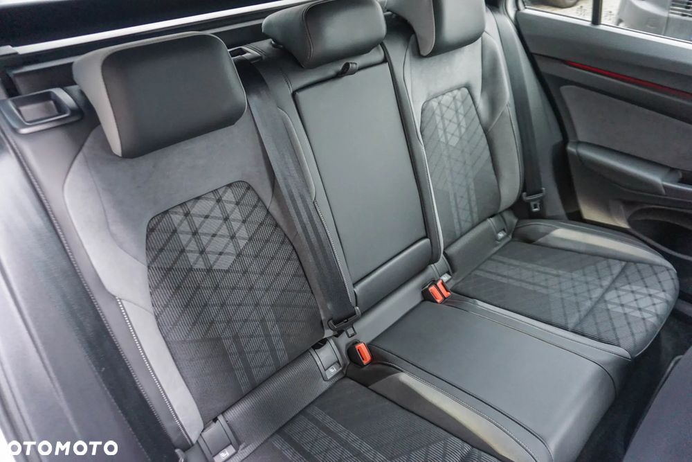 Volkswagen Golf 1.5 eTSI mHEV R-Line DSG - 31
