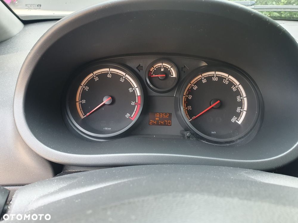 Opel Corsa 1.2 16V Essentia - 8