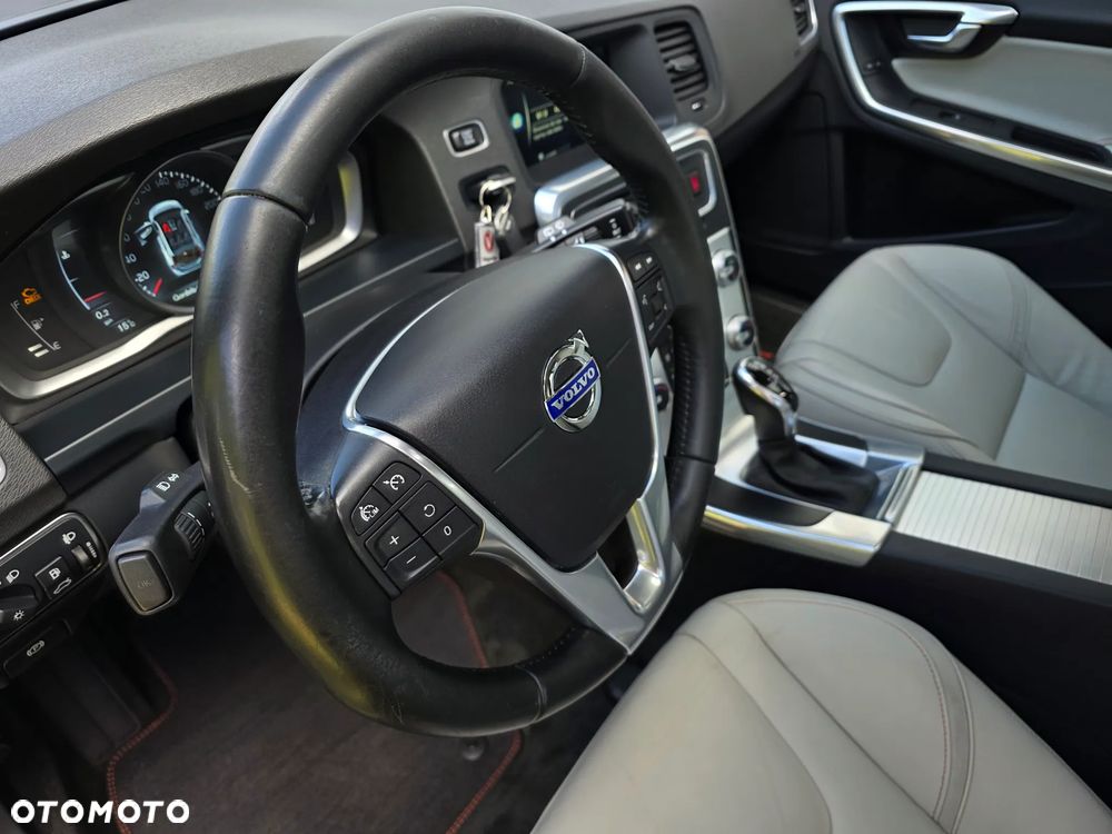 Volvo V60 D4 Geartronic Ocean Race - 17