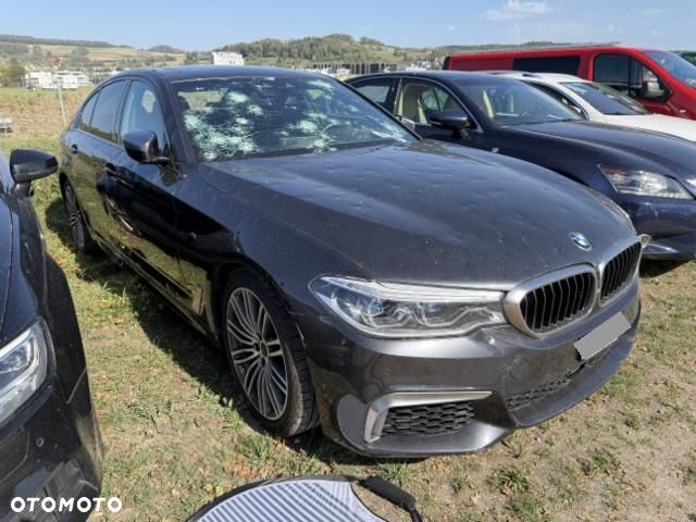 BMW Seria 5 M550i xDrive - 2
