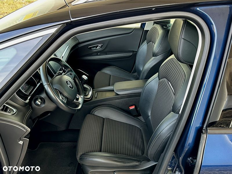 Renault Grand Scenic - 10