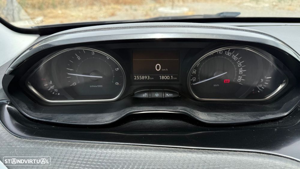 Peugeot 2008 1.6 BlueHDi Allure - 18