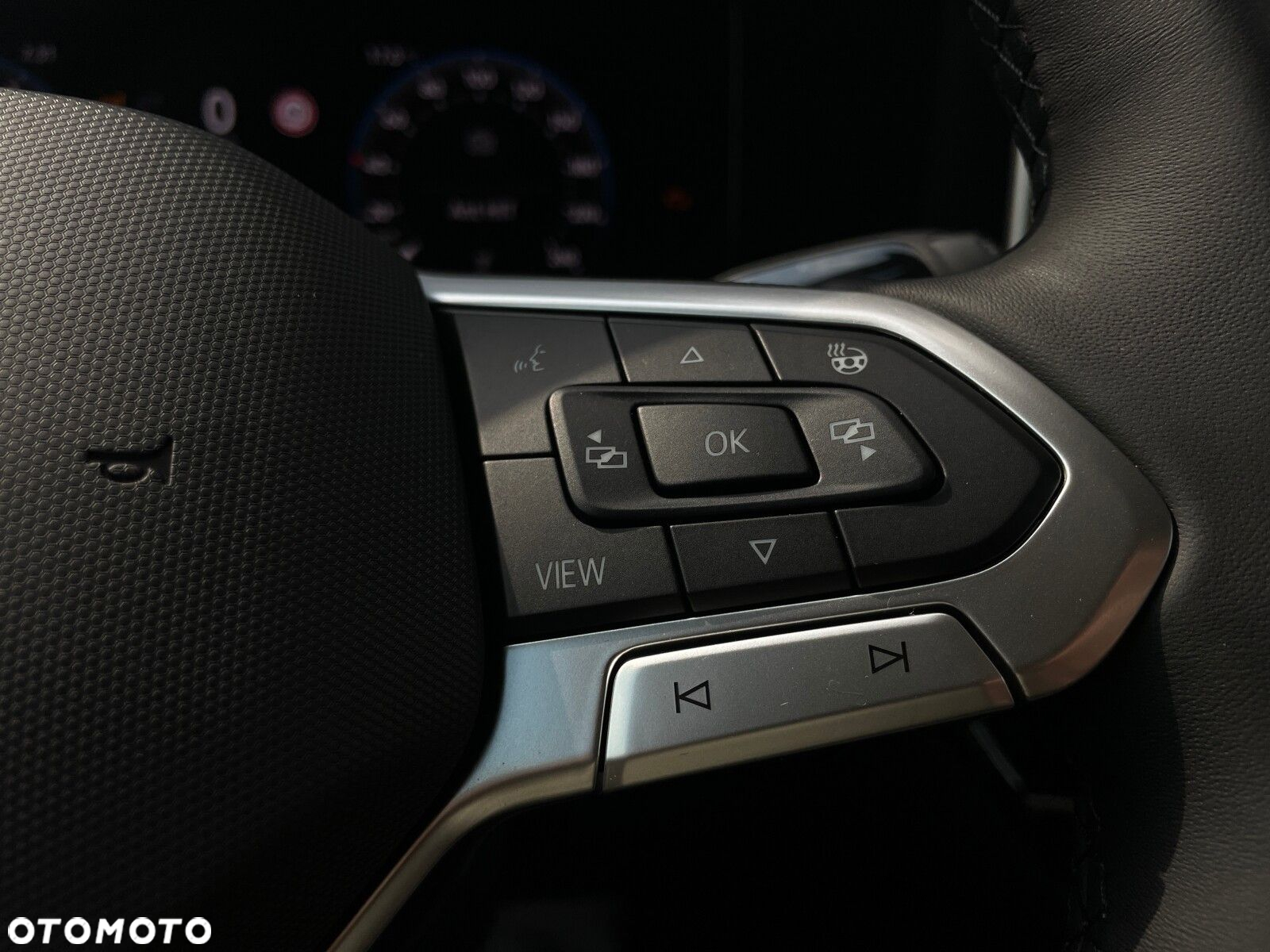 Volkswagen Passat - 12