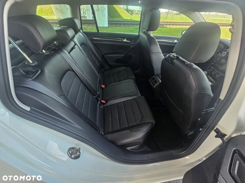 Volkswagen Golf 2.0 TDI Sound - 21