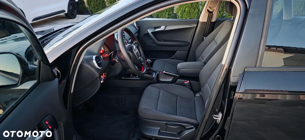 Audi A3 Sportback 1.6 Ambiente - 10