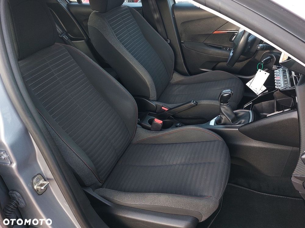 Peugeot 208 - 14
