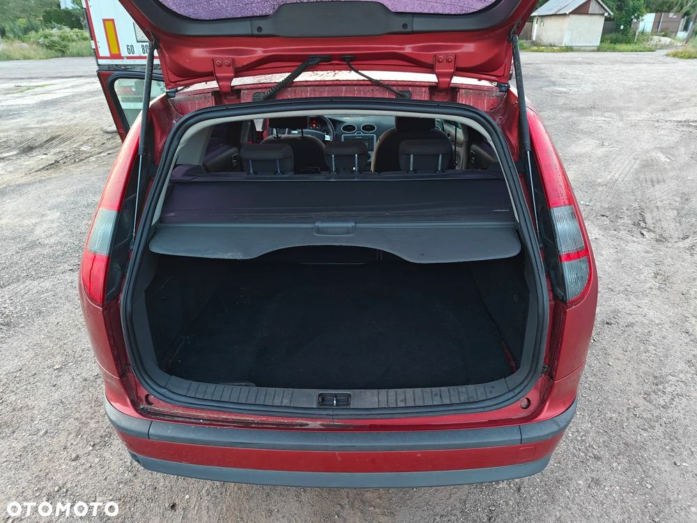 Ford Focus 1.6 16V Style - 12